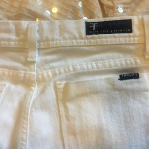 FIDELITY DENIM Spring White Slim fit MidRise 25